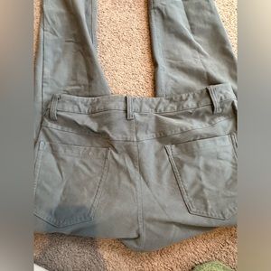 Lululemon - Slim Fit ABC 5 Pocket Pants (33x32)